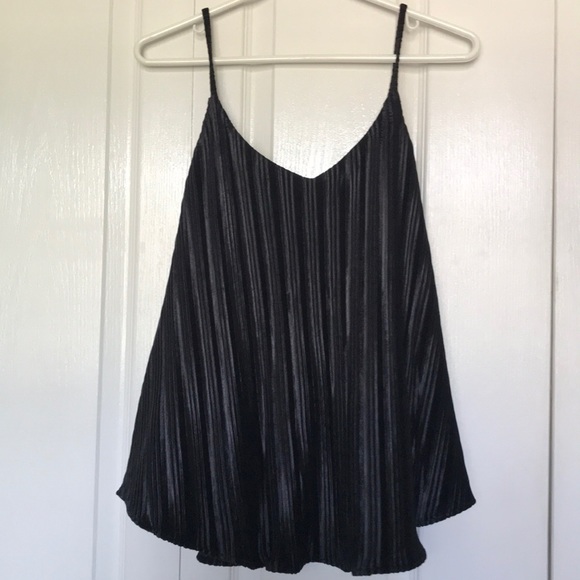 Tops - Black velvety tank top